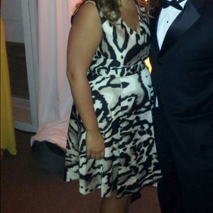 Priced to Sell!!!DVF Fit and Flair leopard dress